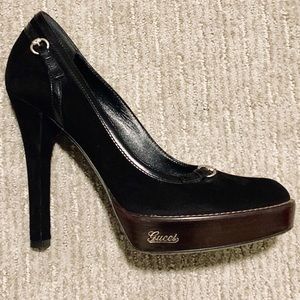 Authentic Gucci suede pumps